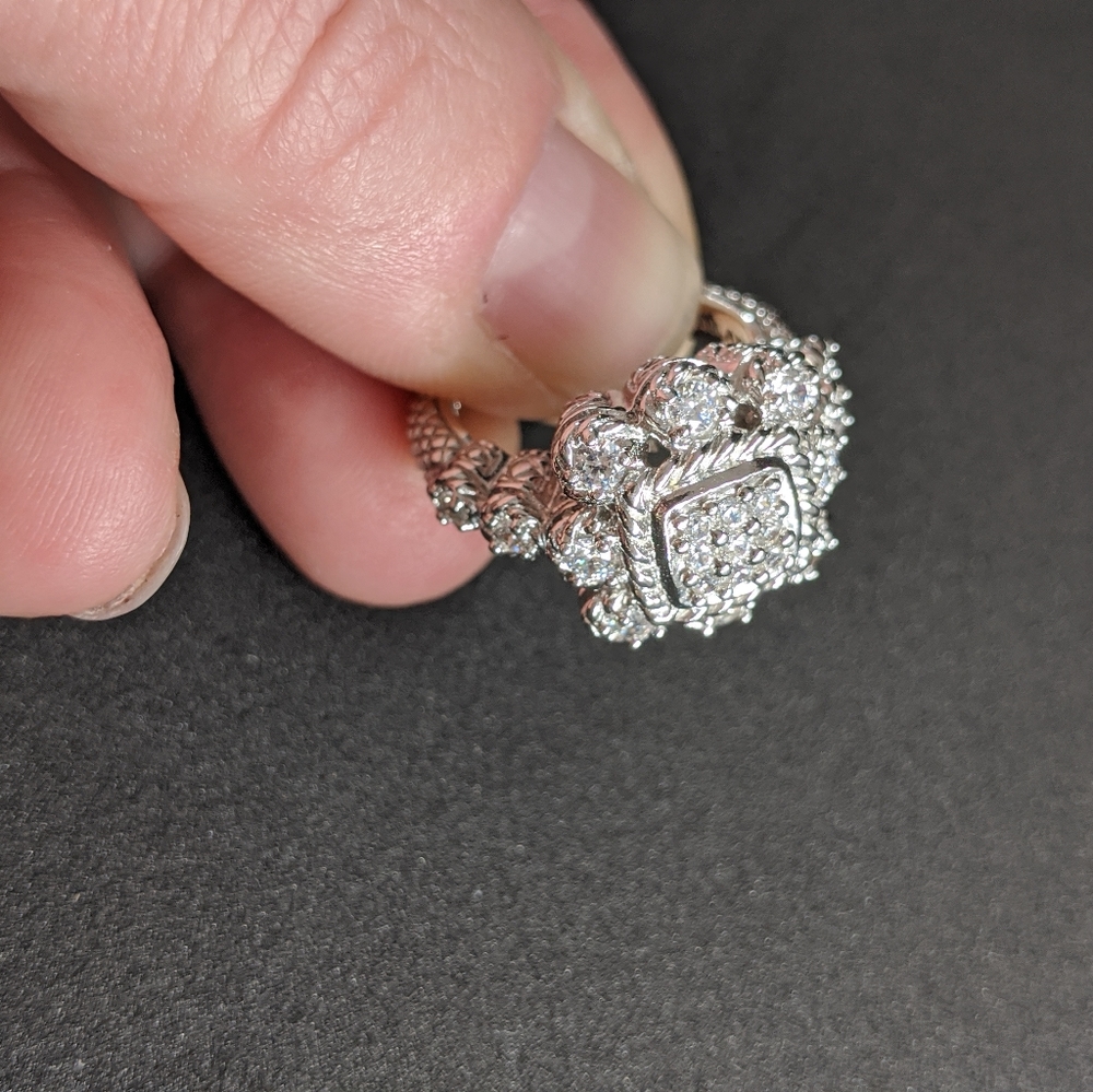 Judith Ripka Silver Floral Cluster Ring - Picture 10 of 12